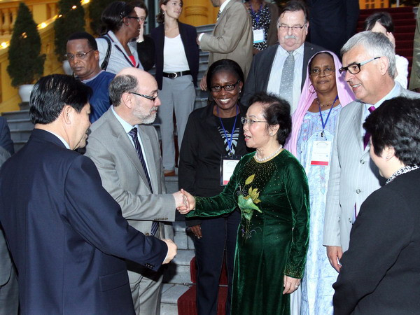 Phó Chủ tịch nước tiếp đoàn Nghị sỹ dự cuộc họp APF ảnh 1