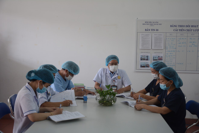 Những chiến sỹ tuyến đầu trong cuộc chiến chống COVID-19 tại Đà Nẵng ảnh 1