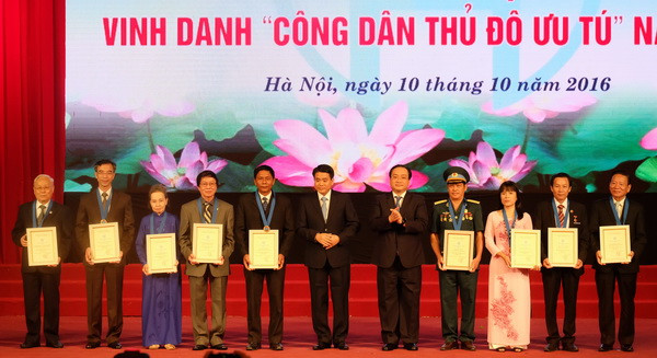 Vinh danh công dân Thủ đô ưu tú và 961 gương người tốt việc tốt ảnh 1