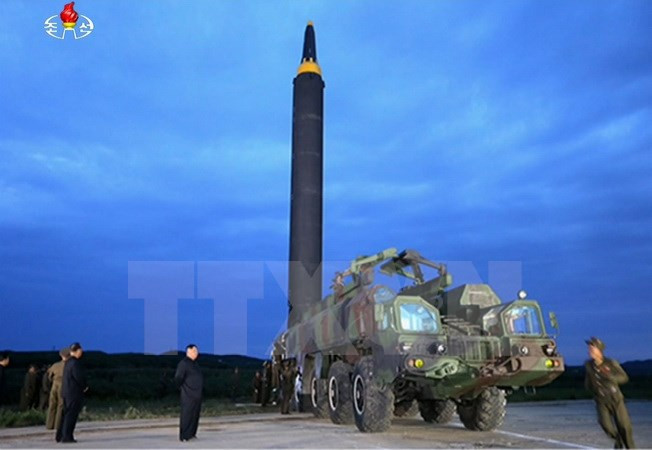 Triều Tiên đang di chuyển tên lửa ICBM về phía bờ biển phía Tây ảnh 1