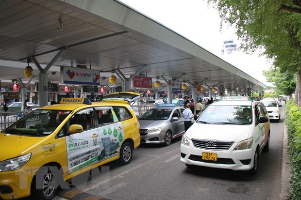 Cục Hàng không nói gì về taxi sân bay Tân Sơn Nhất ‘gánh' thêm phí? ảnh 1