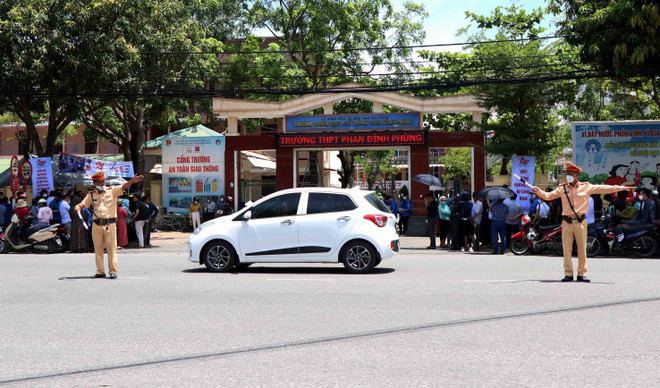 Tạo điều kiện cho thí sinh vùng chịu ảnh hưởng bởi thiên tai dự thi ảnh 1