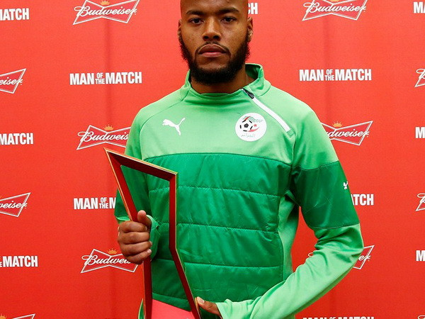 Pha cứu thua xuất thần của M'Bolhi khiến Đức nản lòng ảnh 1