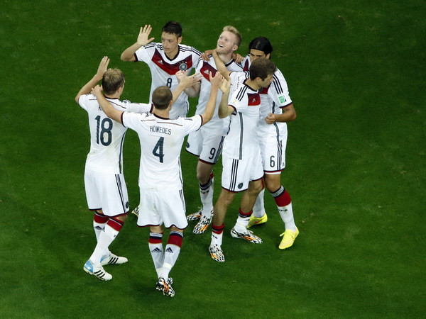 “Cỗ xe tăng” ì ạch vào tứ kết, Algeria ôm tiếp mối hận 3 thập kỷ ảnh 1