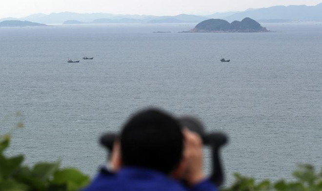 Ba thủy thủ Triều Tiên vượt biên giới liên Triều tới Hàn Quốc ảnh 1