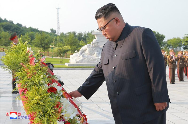 Ông Kim Jong-un viếng nghĩa trang liệt sỹ chiến tranh Triều Tiên ảnh 1