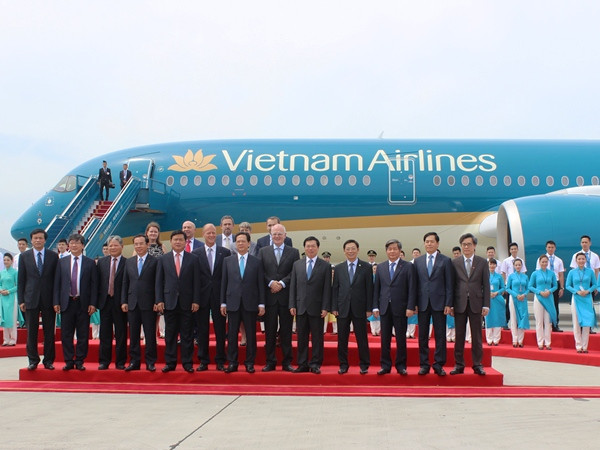 Thủ tướng cắt băng “cất cánh” Airbus A350 của Vietnam Airlines ảnh 1