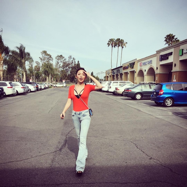 Hà Hồ "xúng xính" hàng hiệu, Thanh Hằng "mát mắt" với gam pastel ảnh 14