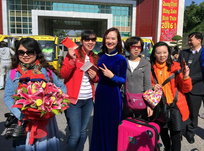 Các điểm du lịch vùng biên Quảng Ninh ngày càng hút du khách ảnh 1