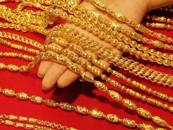 Giá vàng đứng ở mức thấp nhất trong bảy tuần qua ảnh 1