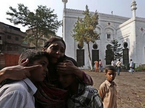 Afghanistan: Xe dân thường trúng bom của Taliban, 11 người chết ảnh 1