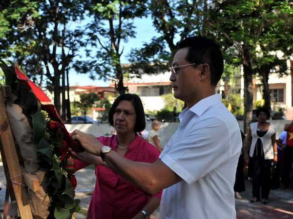 Người Việt tại Cuba kỷ niệm 127 năm ngày sinh Chủ tịch Hồ Chí Minh ảnh 1