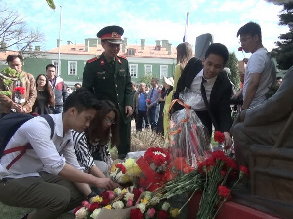 Hội thảo “Hồ Chí Minh và 100 năm Cách mạng Tháng 10 tại Nga” ảnh 1