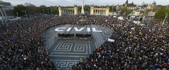 Hungary: Hàng nghìn người biểu tình phản đối luật giáo dục mới ảnh 1