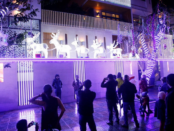 Đoàn công tác Chính phủ chúc mừng Lễ Giáng sinh tại Đà Nẵng ảnh 1