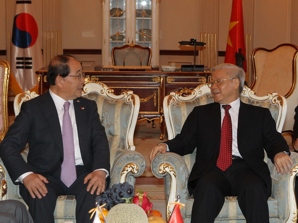 Tổng Bí thư tiếp đoàn Hội hữu nghị Hàn-Việt và đại diện hai dòng họ Lý ảnh 1