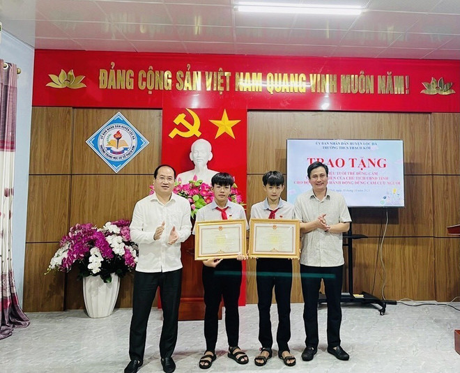 Hà Tĩnh: Tuyên dương 2 học sinh dũng cảm cứu người đuối nước ảnh 2