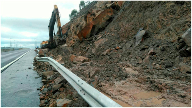 VEC lên tiếng về cao tốc Đà Nẵng-Quảng Ngãi mới thông xe đã bị sạt lở ảnh 1