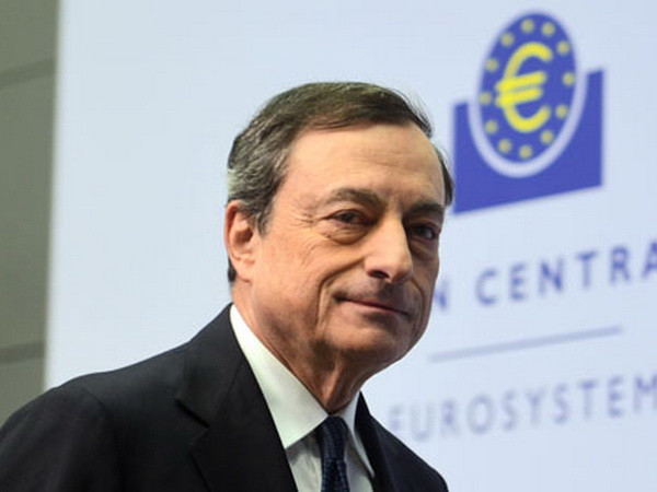 ECB giữ nguyên lãi suất, sẵn sàng hành động để hỗ trợ nền kinh tế ảnh 1