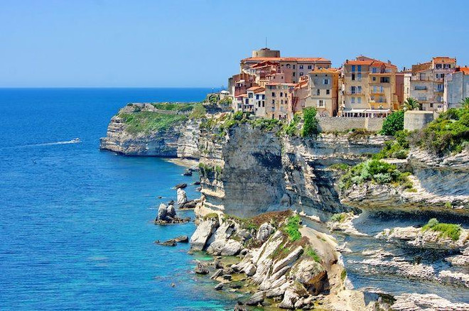 Pháp: Phát hiện ngôi mộ người Etruscan cổ đại trên đảo Corse ảnh 1