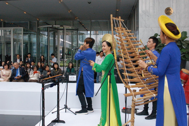 Khán giả Seoul say đắm vẻ đẹp tà áo dài truyền thống Việt Nam ảnh 3