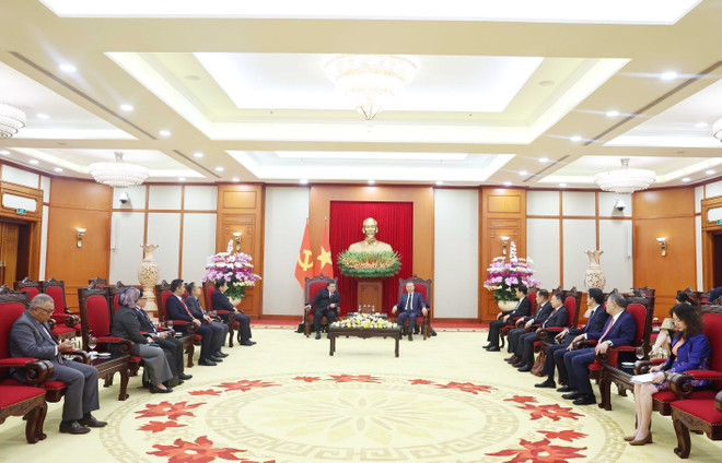 Tổng Bí thư Tô Lâm tiếp Chủ tịch Hạ viện Malaysia Tan Sri Dato’ Johari Bin Abdul. (Ảnh: Thống Nhất/TTXVN) TTXVN_2410 Tong Bi thu Chu tich Ha vien Viet Nam Malaysia 4.jpg
