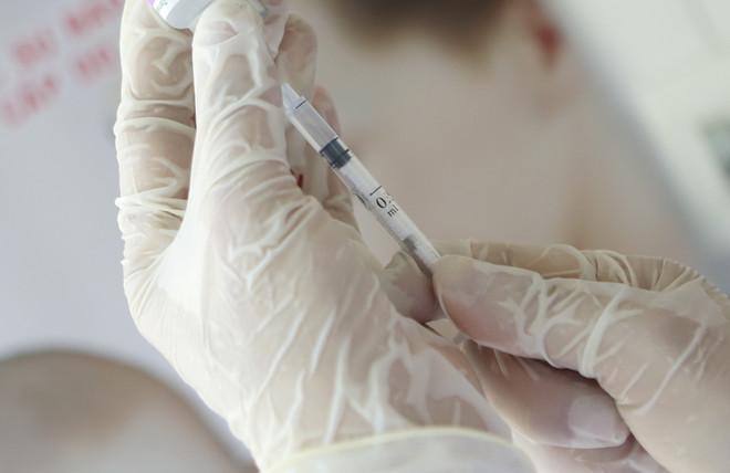 Nga sẵn sàng cung cấp, chuyển giao công nghệ sản xuất vaccine cho Việt ảnh 1