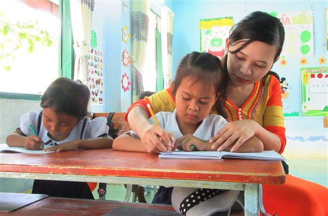 Bí quyết 'rủ' học trò đến lớp của cô giáo Chamaléa Thị Khuyên ảnh 2