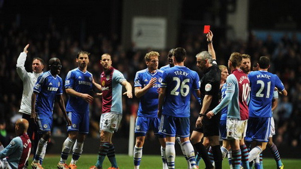 Kết quả: Chelsea thua sốc, Ronaldo đưa Real bay cao ảnh 1