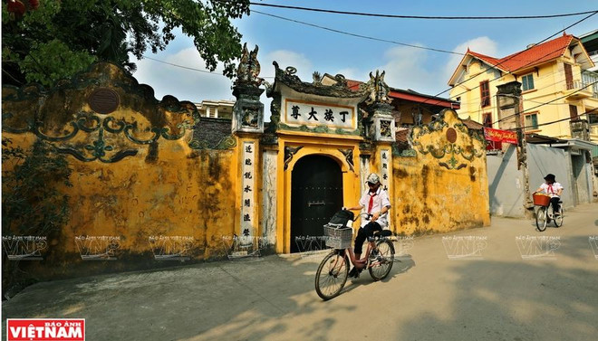 Gìn giữ những nét đẹp truyền thống "làng cổ, nghề xưa" ở Cự Đà ảnh 1