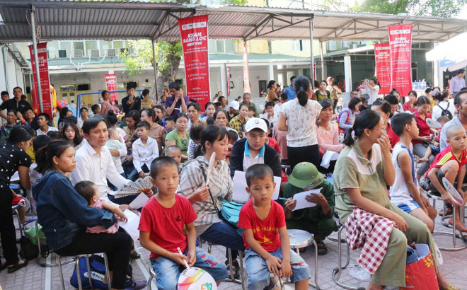 Hơn 3.000 trẻ ở Nghệ An được khám sàng lọc bệnh tim bẩm sinh miễn phí ảnh 2