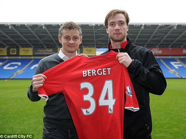 Những hợp đồng chuyển nhượng hoàn tất trong ngày 25/1 ảnh 3