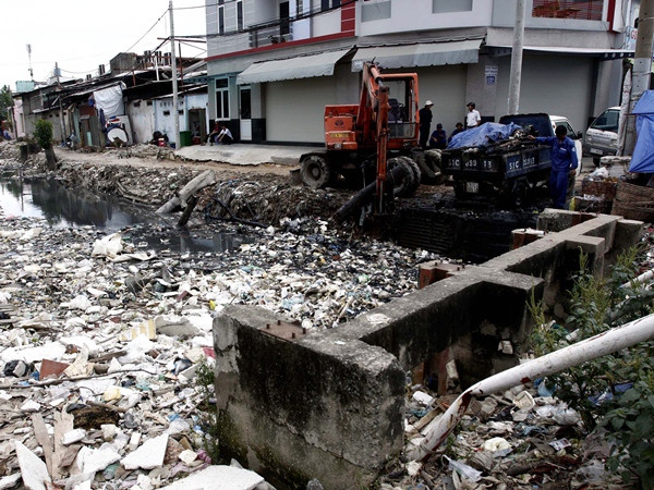 Đình chỉ hoạt động 2 công ty mía đường gây ô nhiễm môi trường ảnh 1