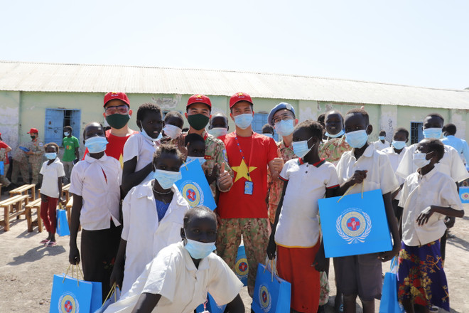 Những “sứ giả hòa bình” xây dựng, bảo vệ Tổ quốc “từ sớm, từ xa” ảnh 3