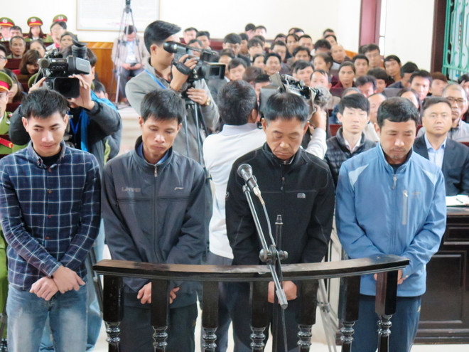 Sập giàn giáo ở Hà Tĩnh: Gia đình bị hại xin giảm án cho bị cáo ảnh 1