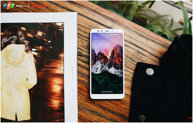 1.000 smartphone Redmi 5 Plus ‘hết veo’ sau 18 giờ FPT Shop nhận cọc ảnh 1