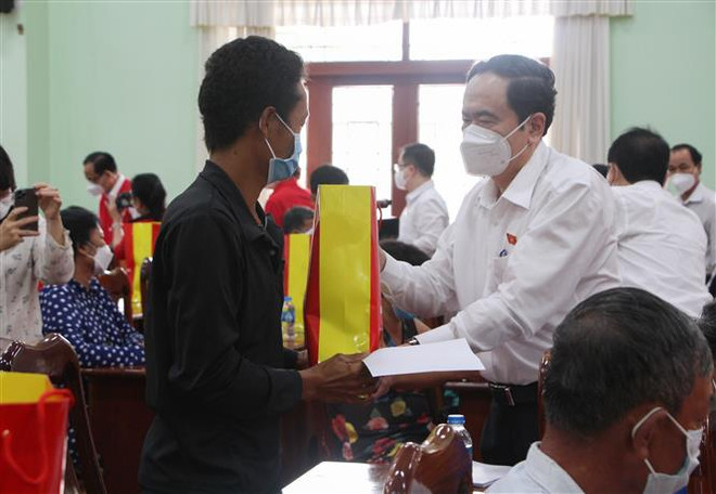 Phó Chủ tịch Quốc hội tặng quà gia đình chính sách tại Hậu Giang ảnh 2
