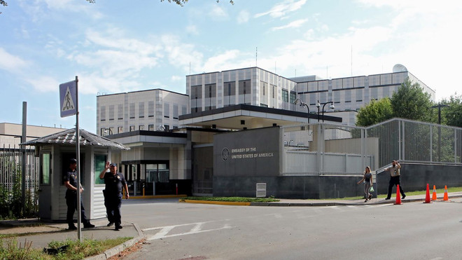 Mỹ rút nhân viên ngoại giao, Ukraine kêu gọi các nước bình tĩnh ảnh 1