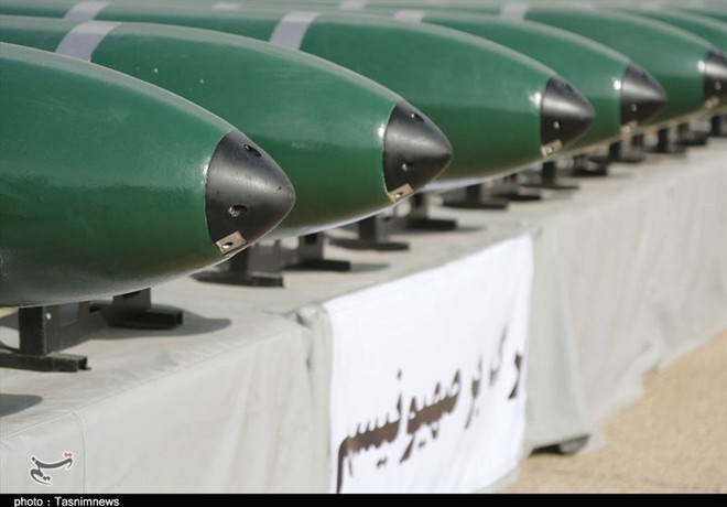 Các loại tên lửa của Iran vừa ra mắt. (Nguồn: tasnimnews) Quân đội Iran ra mắt tàu ngầm thông minh không người lái ảnh 2