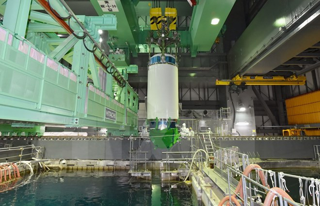 Nhật Bản phát hiện thùng vận chuyển nhiên liệu hạt nhân bị bung chốt ảnh 1