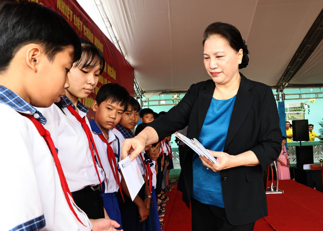 Chủ tịch Quốc hội Nguyễn Thị Kim Ngân làm việc tại tỉnh Cà Mau ảnh 2