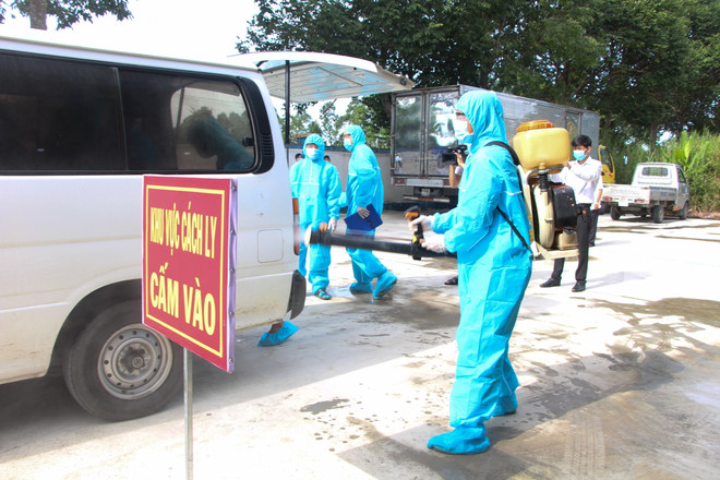 Hậu Giang huy động phương tiện đưa người có nhu cầu về từ vùng dịch ảnh 1