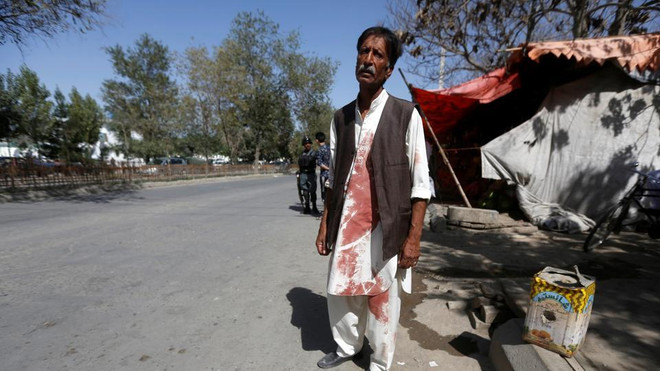 Afghanistan: Đền thờ Shi'ite bị ném lựu đạn khiến 16 người chết ảnh 1