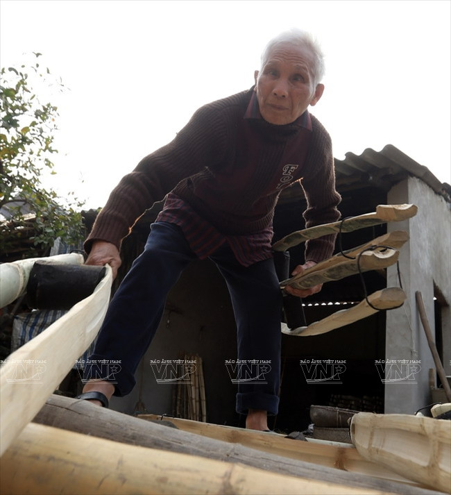 Những đôi quang gánh "chở" tâm hồn người Việt vùng thôn quê ảnh 4