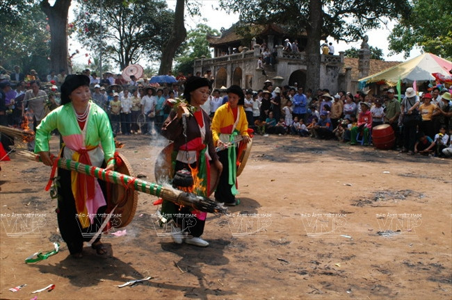 Những đôi quang gánh "chở" tâm hồn người Việt vùng thôn quê ảnh 8