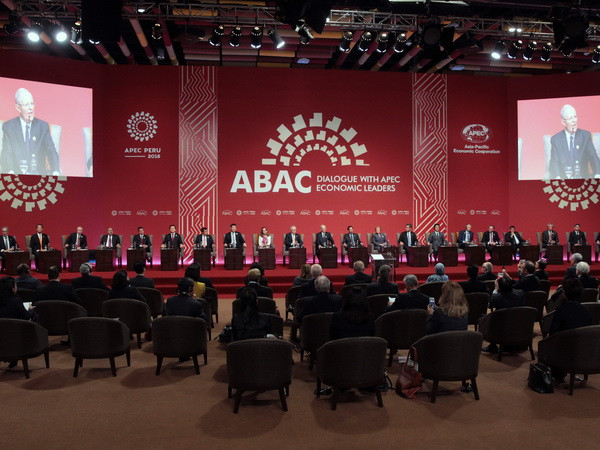 Các nhà lãnh đạo tham dự Hội nghị cấp cao APEC ở Lima, Peru. (Nguồn: AP/TTXVN) Nhiều nước khẳng định sẽ tiếp tục đưa TPP đến đích cuối cùng ảnh 1