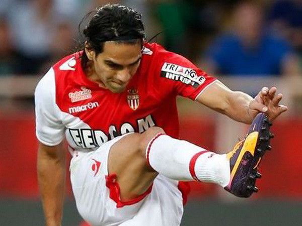 Chuyển nhượng 25/7: Real gây sốc, Barca khiến M.U "ôm hận"? ảnh 1