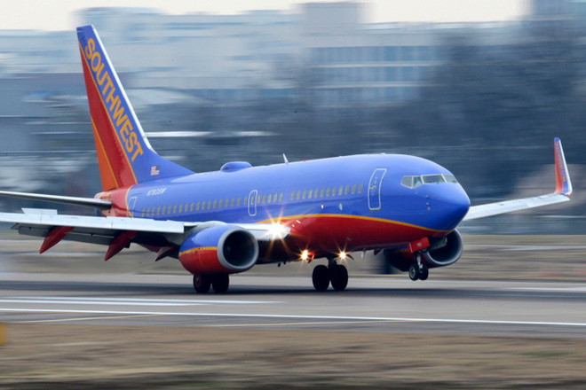 Hành khách cố nhảy ra khỏi máy bay từ độ cao hơn 10km ảnh 1