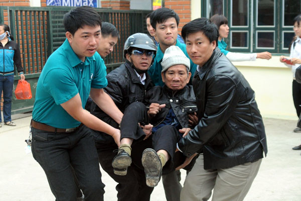 Khám bệnh miễn phí cho người dân tỉnh Điện Biên ảnh 2