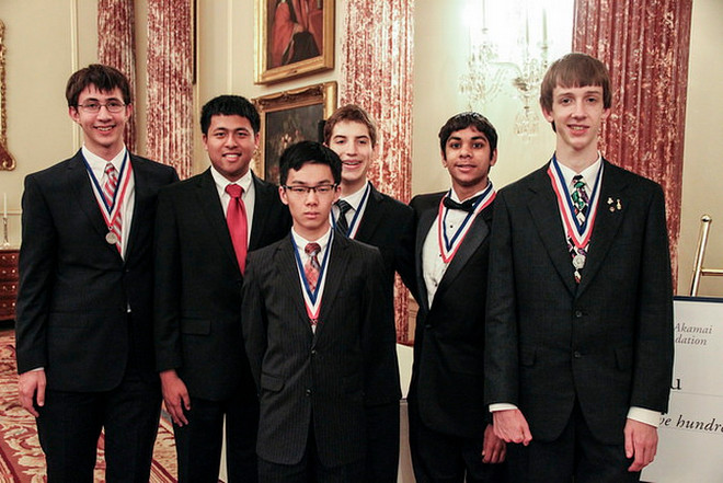 Mỹ chấm dứt sự thống trị Olympic Toán học thế giới của Trung Quốc ảnh 1